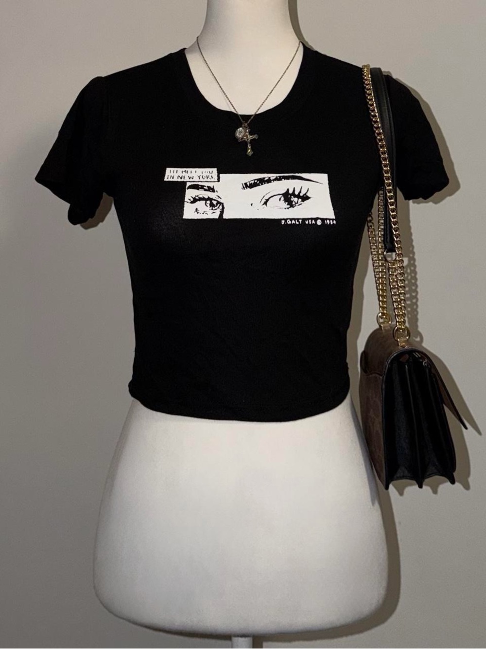 black cropped graphic baby tee with two eyes i’ll meet you in new york